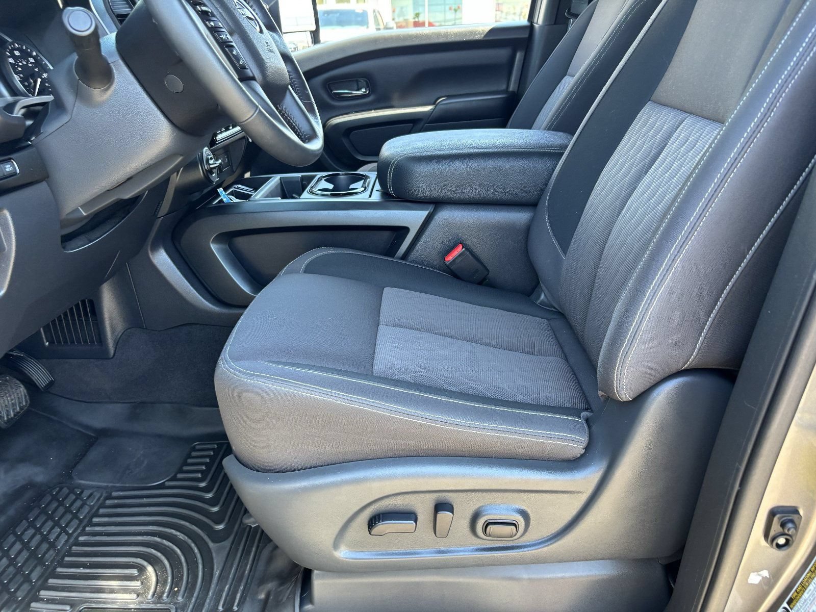 Certified 2024 Nissan Titan SV w/ SV Convenience Package AWD/4WD image 40