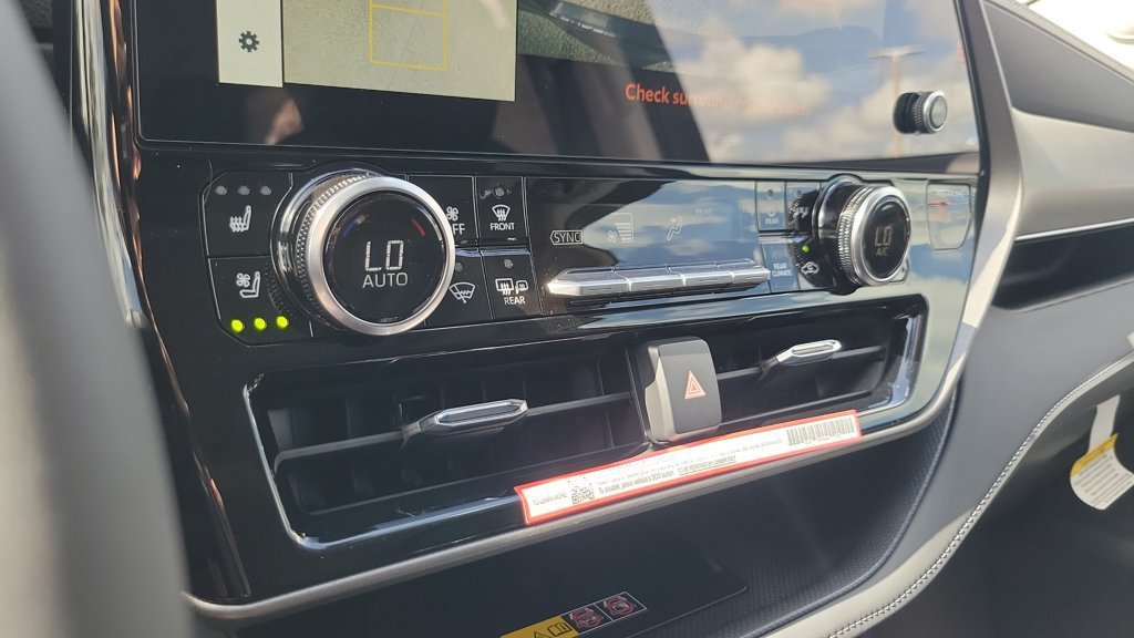 New 2026 Toyota Highlander Limited AWD/4WD image 27