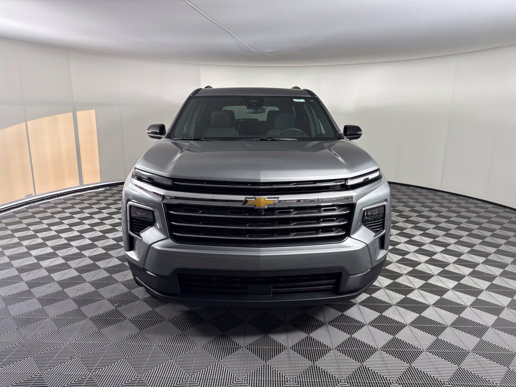 New 2027 Chevrolet Traverse LT FWD image 8
