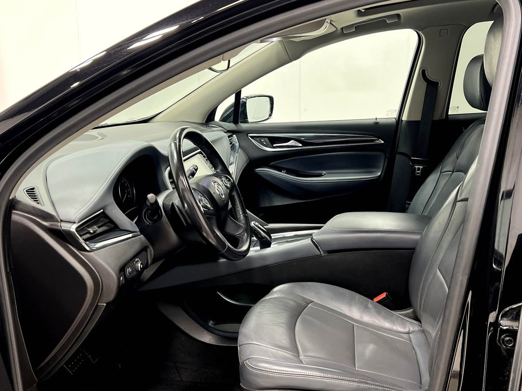 Used 2018 Buick Enclave Essence image 12