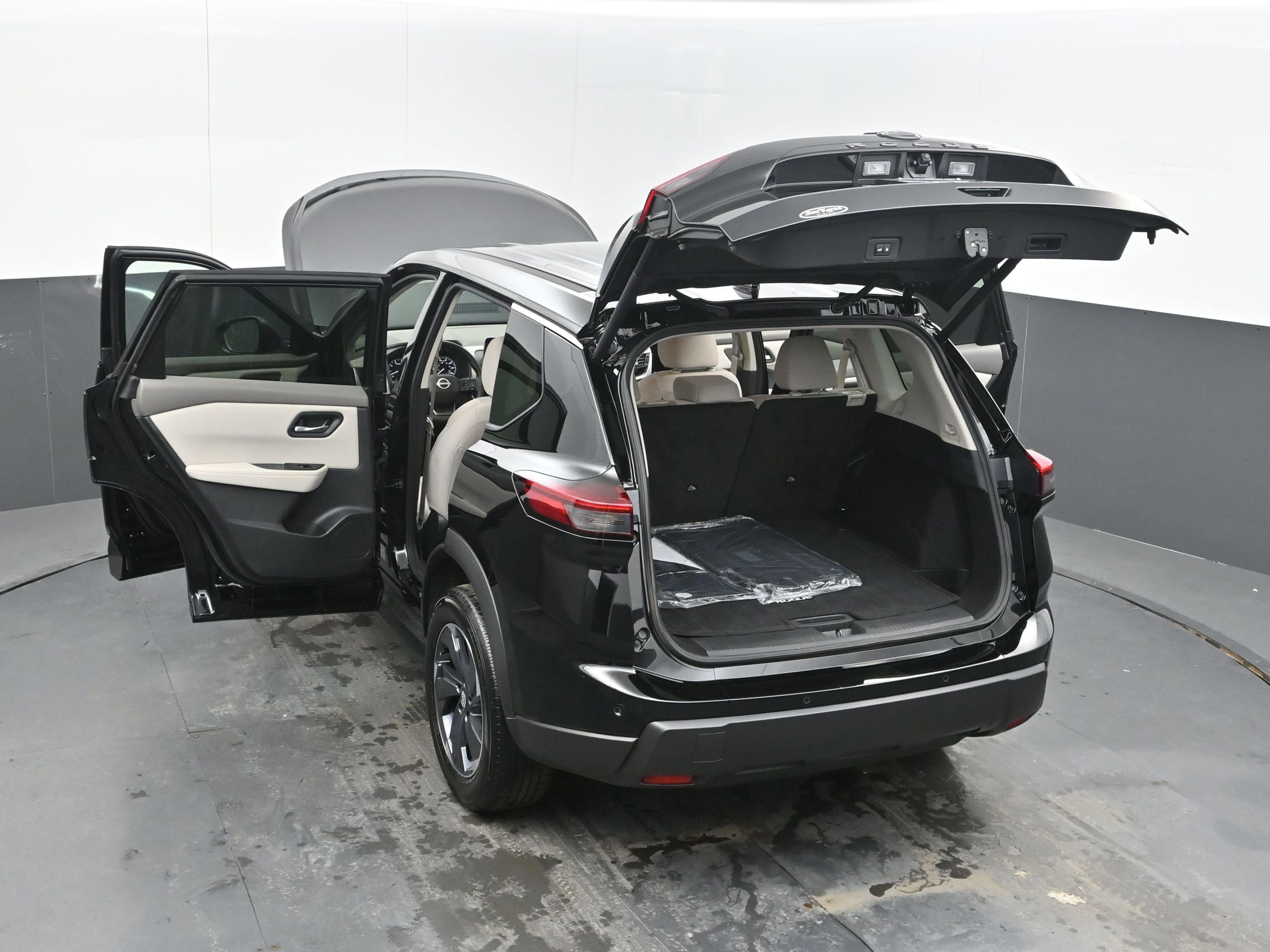 Used 2025 Nissan Rogue SV image 45