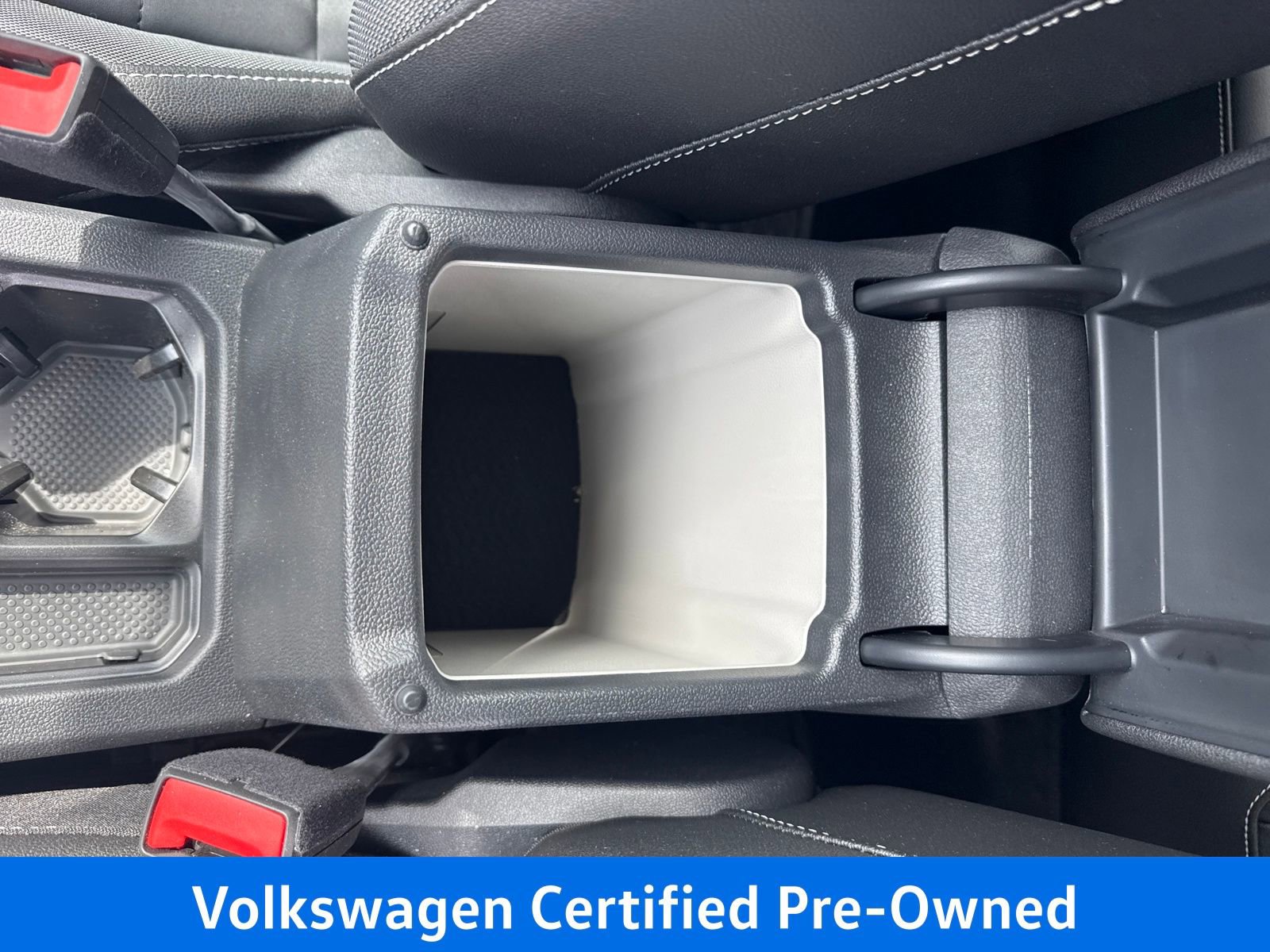 Certified 2024 Volkswagen Taos SE image 8