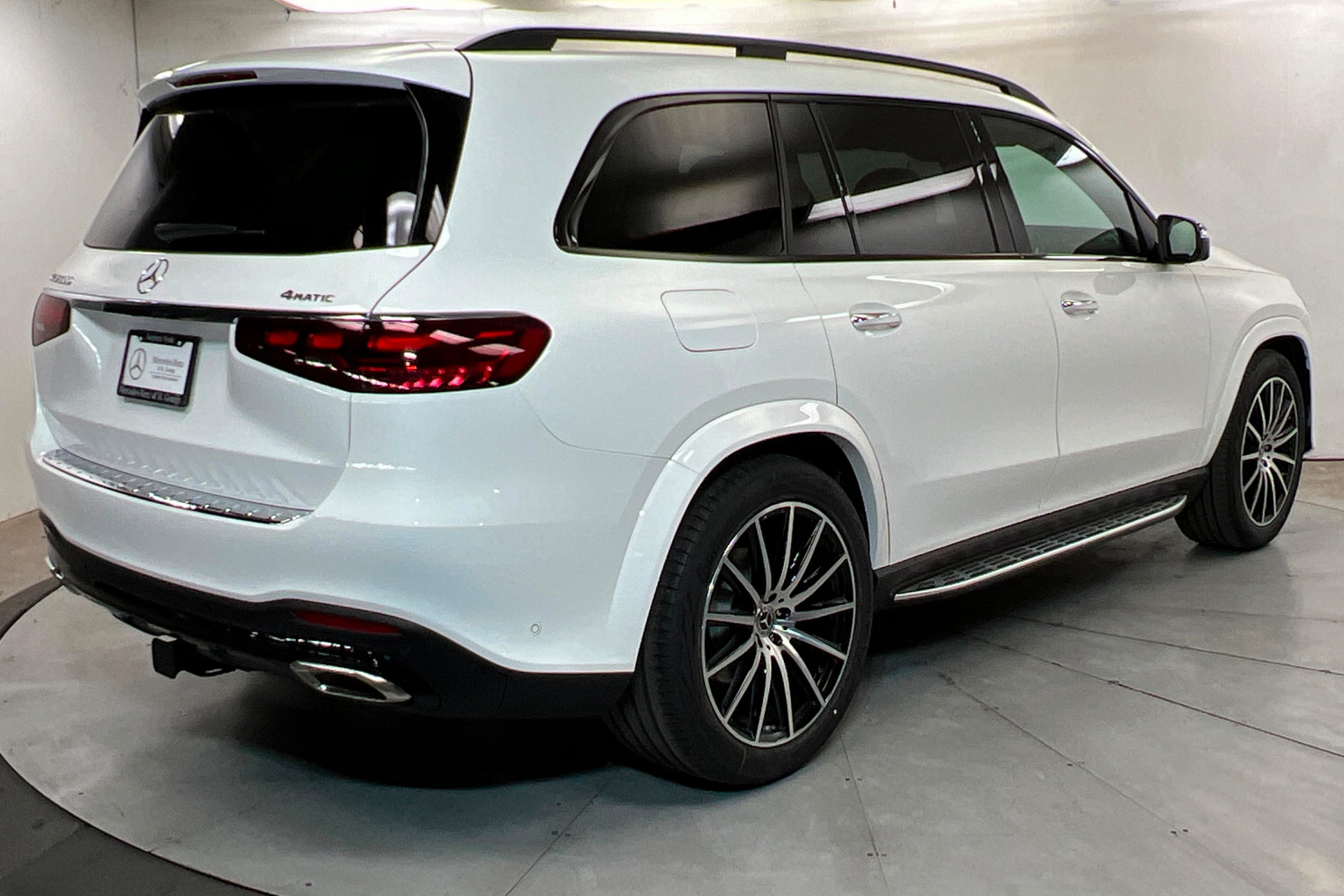 New 2026 Mercedes-Benz GLS 580 4MATIC image 5