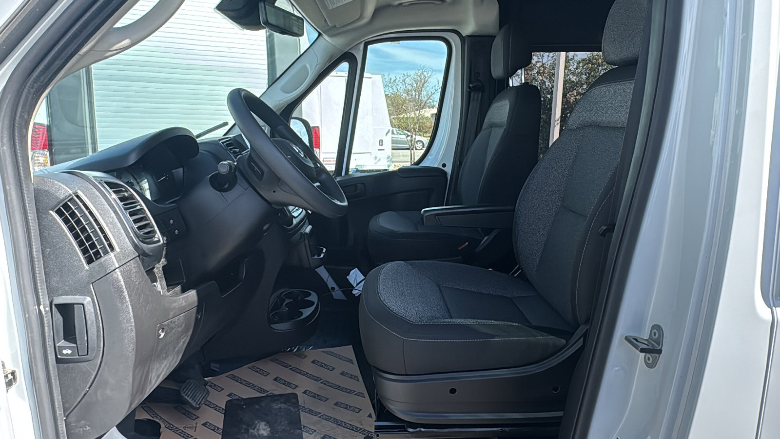 New 2026 RAM ProMaster 3500 w/ Crew Van Package image 9
