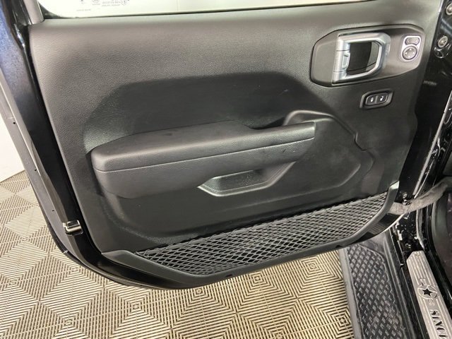 Used 2023 Jeep Gladiator Sport image 15