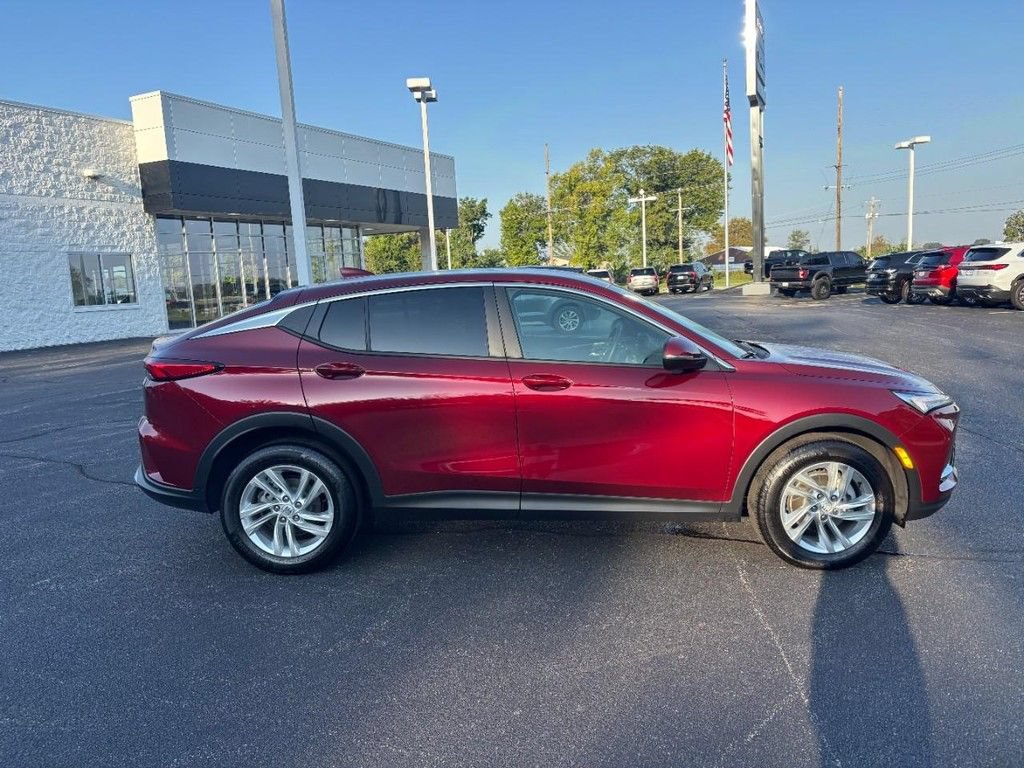Used 2025 Buick Envista Preferred w/ Convenience I Package FWD image 2