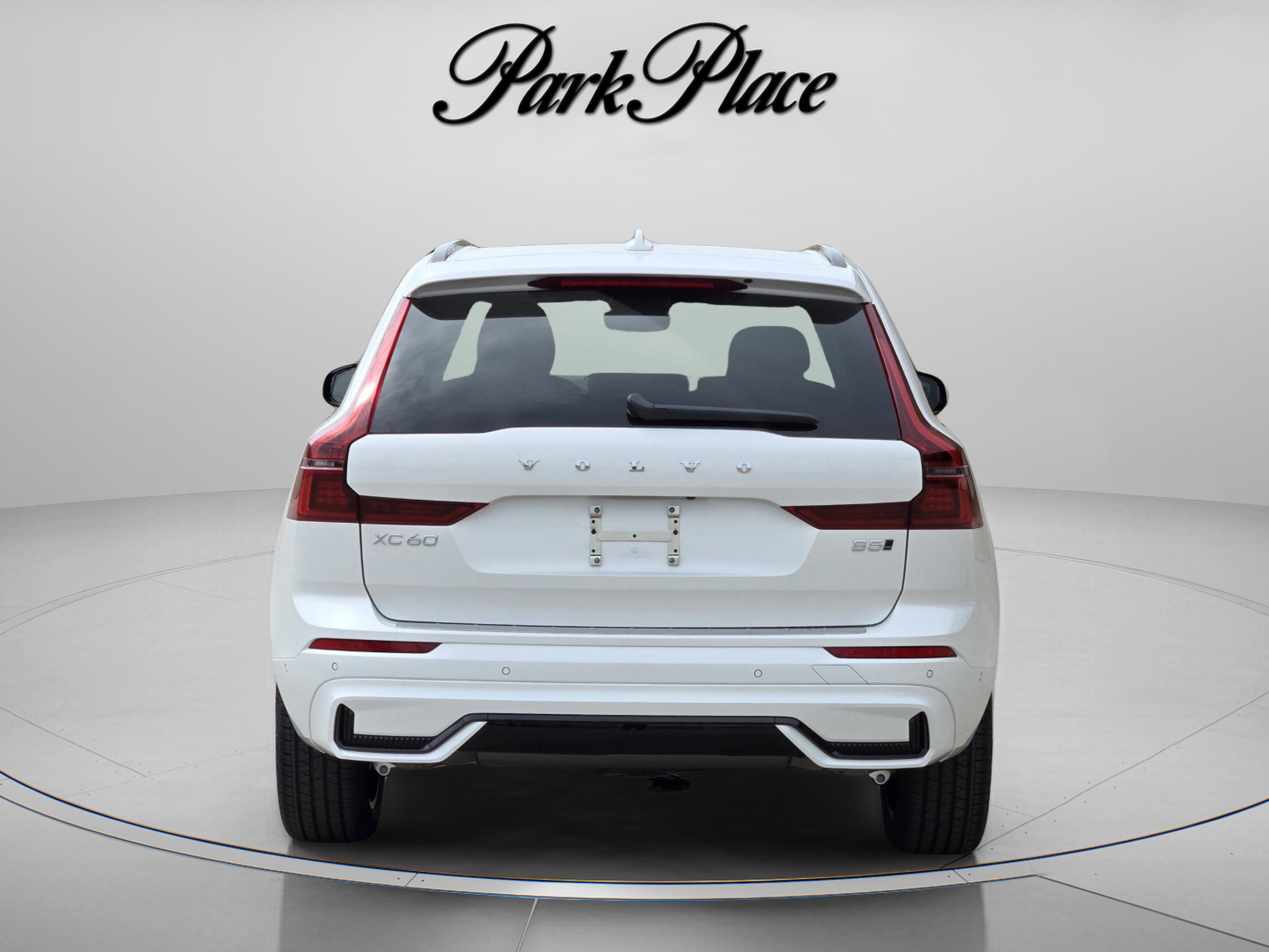 New 2026 Volvo XC60 B5 Plus w/ Protection Package Premier image 4