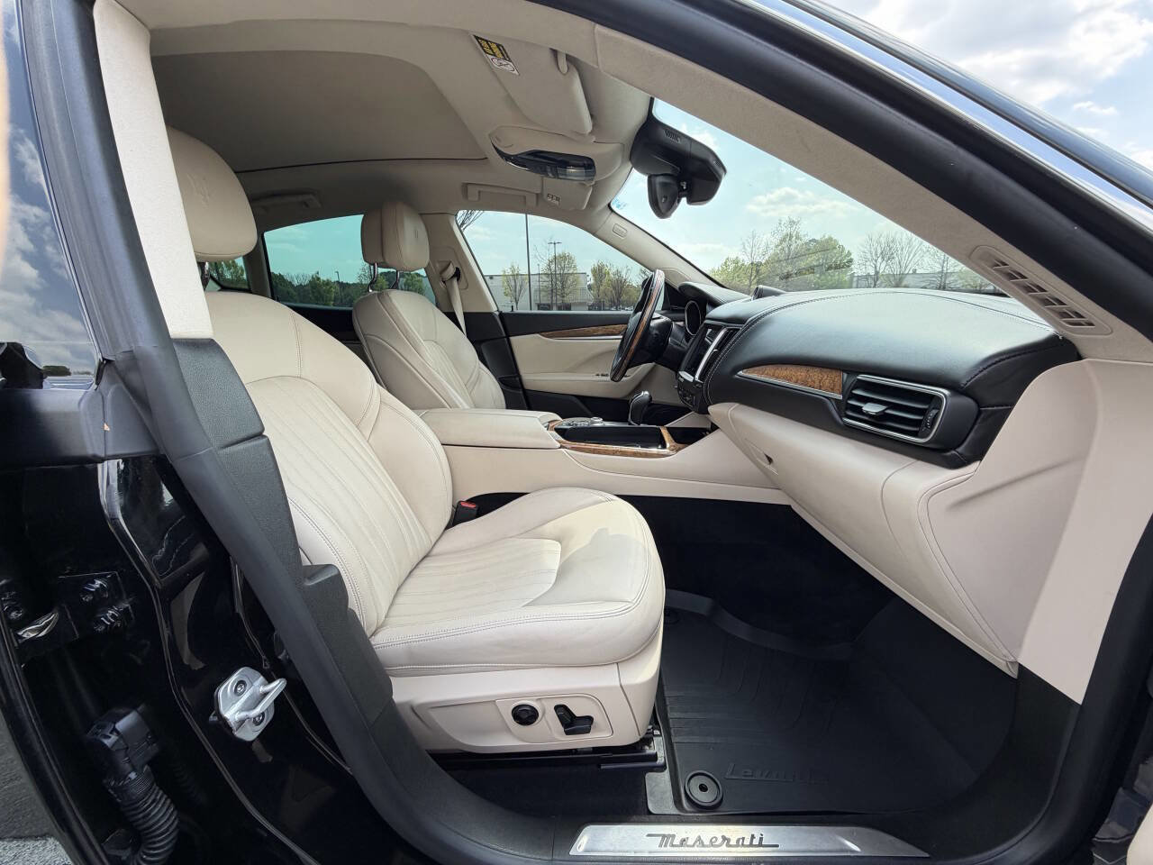 Used 2018 Maserati Levante image 16