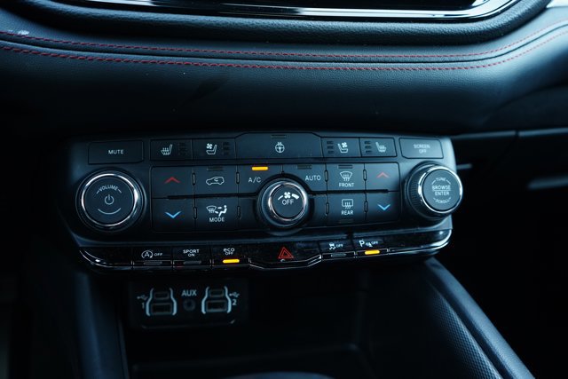 Used 2024 Dodge Durango GT image 18