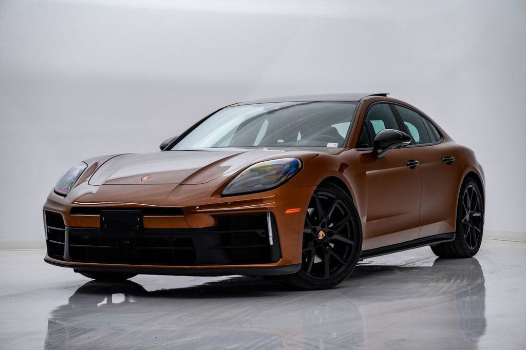 Certified 2025 Porsche Panamera 4 image 1