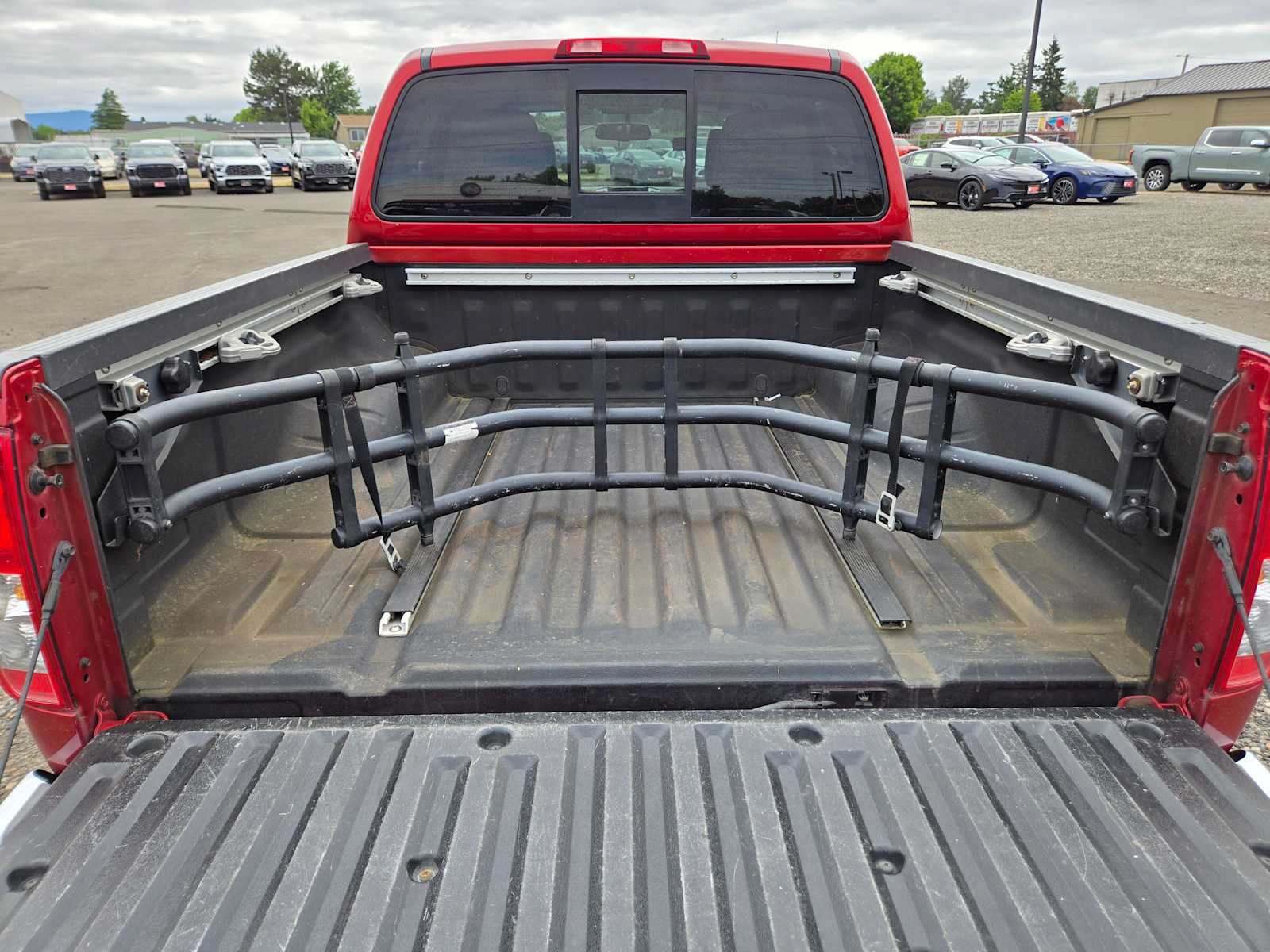 Used 2015 Nissan Frontier SV w/ SV Value Truck Package AWD/4WD image 13
