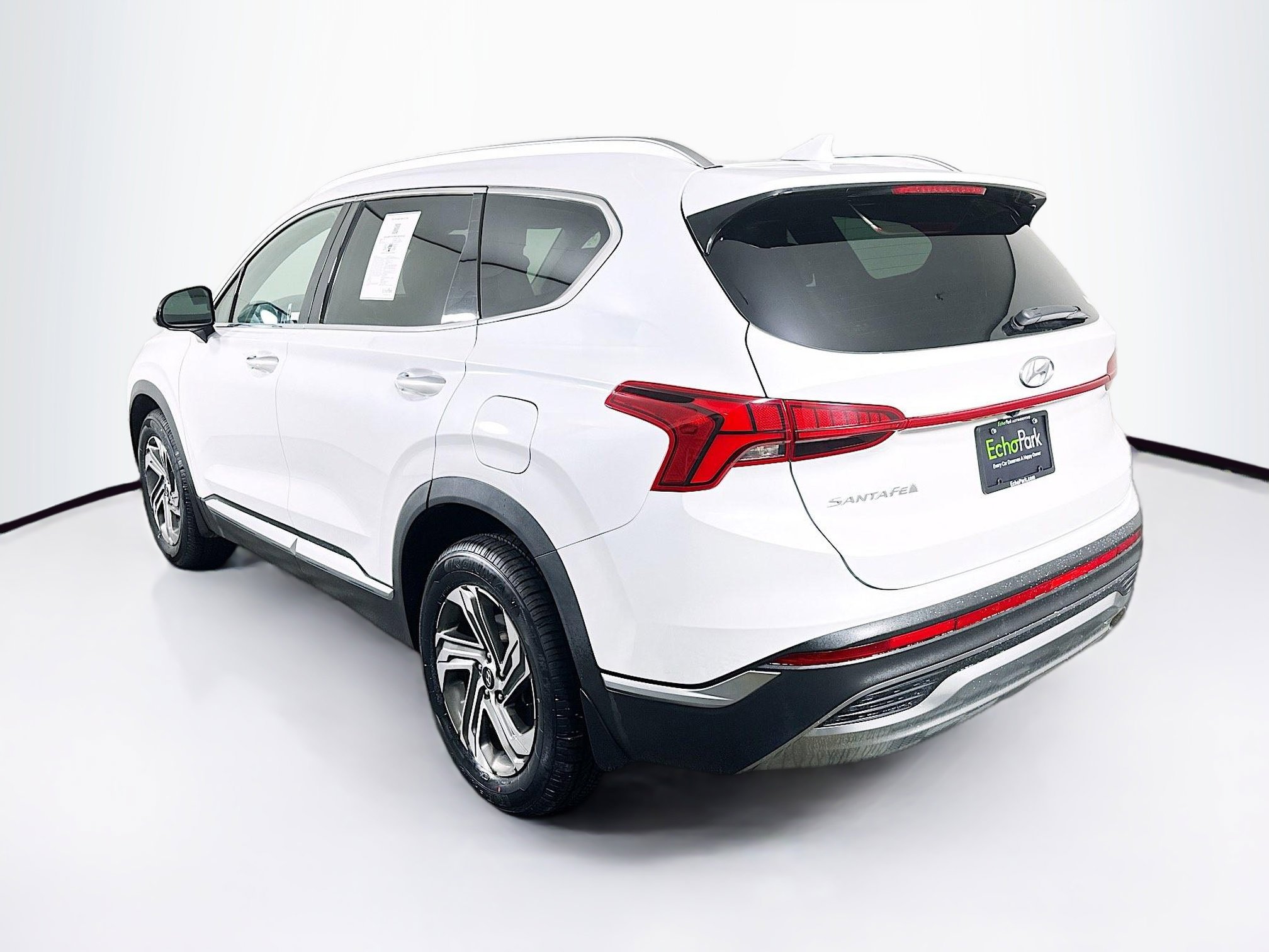 Used 2021 Hyundai Santa Fe SEL w/ Convenience + Premium Package FWD image 5
