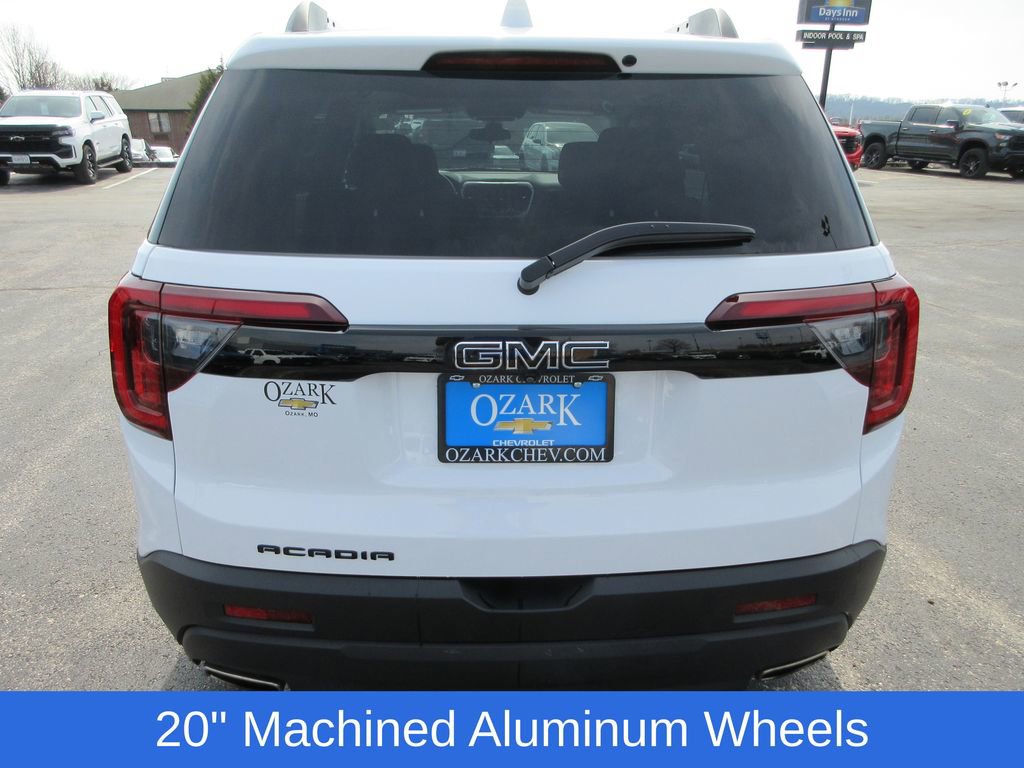 Used 2023 GMC Acadia SLE w/ Driver Convenience Package image 4