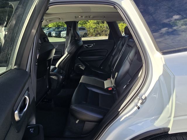 Certified 2024 Volvo XC60 B5 Core image 15