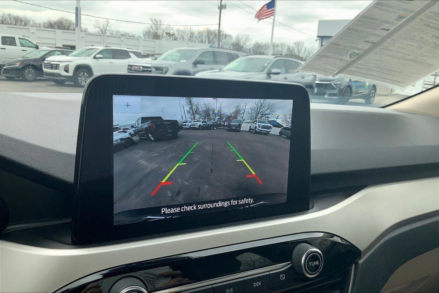 Used 2020 Ford Escape SE image 20