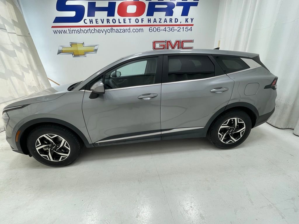 Used 2024 Kia Sportage LX image 9