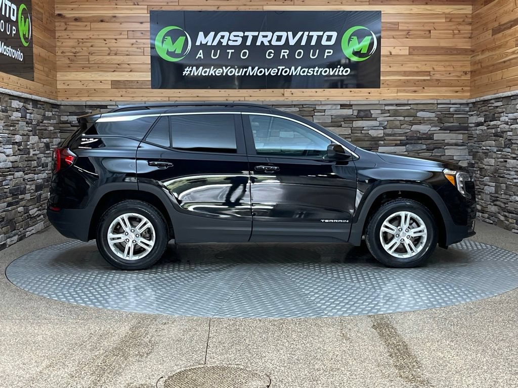 Used 2023 GMC Terrain SLE w/ Driver Convenience Package AWD/4WD image 13