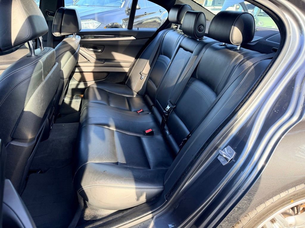 Used 2016 BMW 550i xDrive Sedan image 31