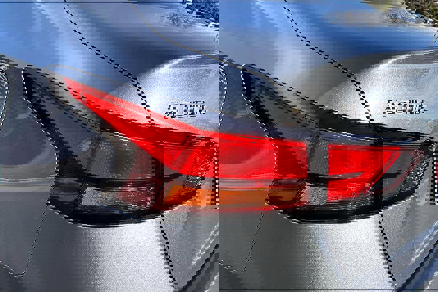 Used 2025 Nissan Altima 2.5 SV image 29