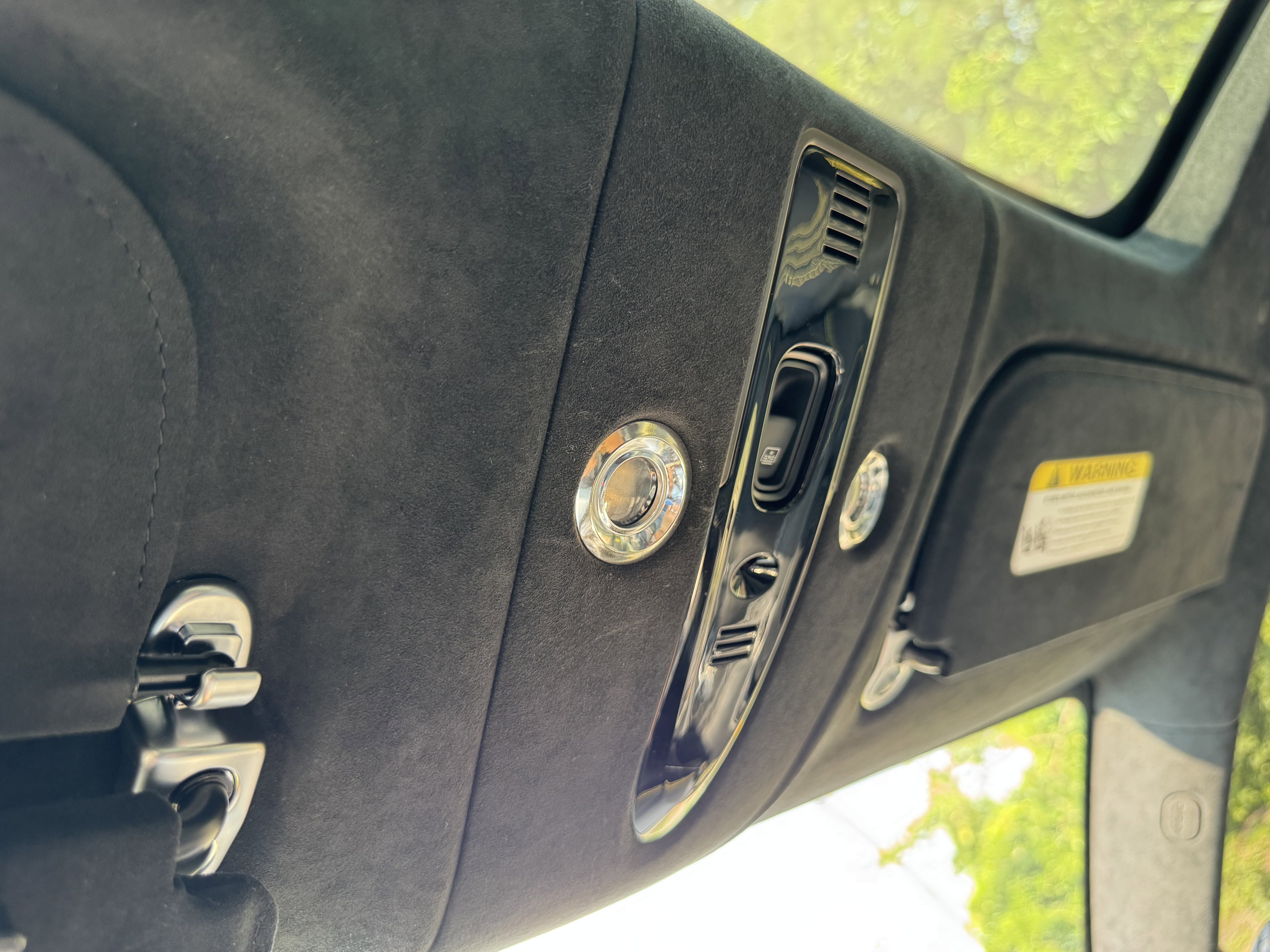 Used 2021 Aston Martin DBX image 11