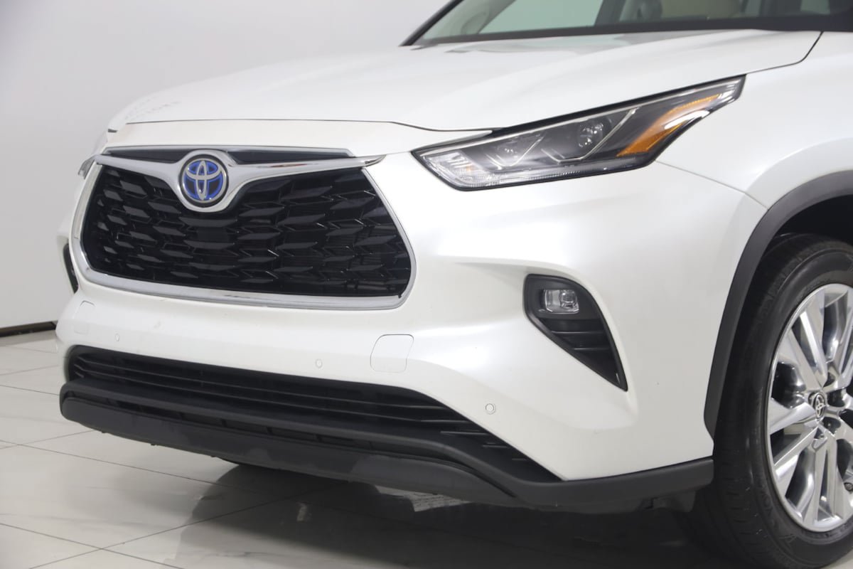 Used 2023 Toyota Highlander Limited AWD/4WD image 43