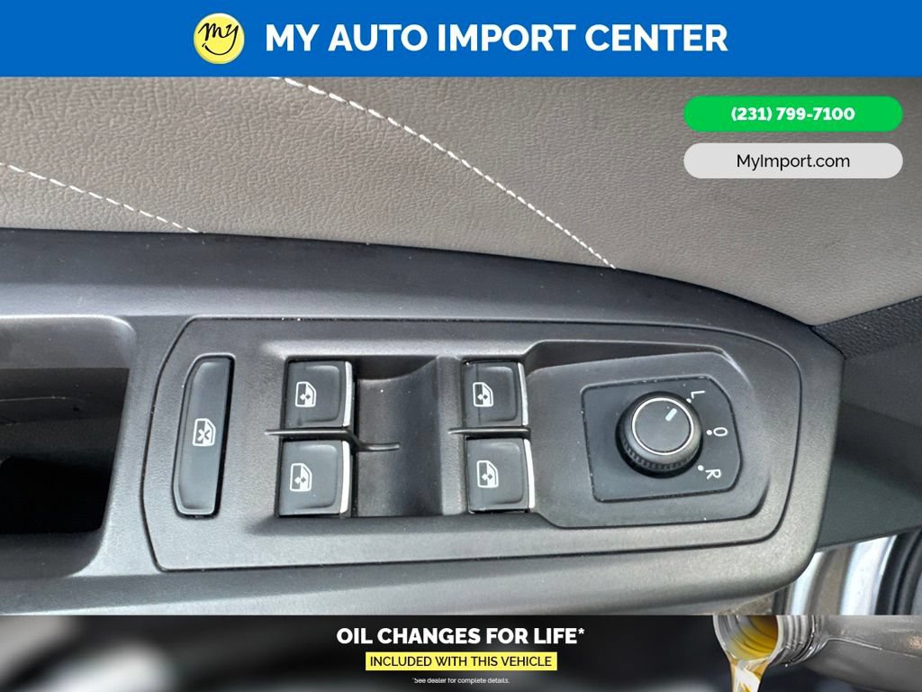 Used 2023 Volkswagen Atlas Cross Sport SEL R-Line AWD/4WD image 9