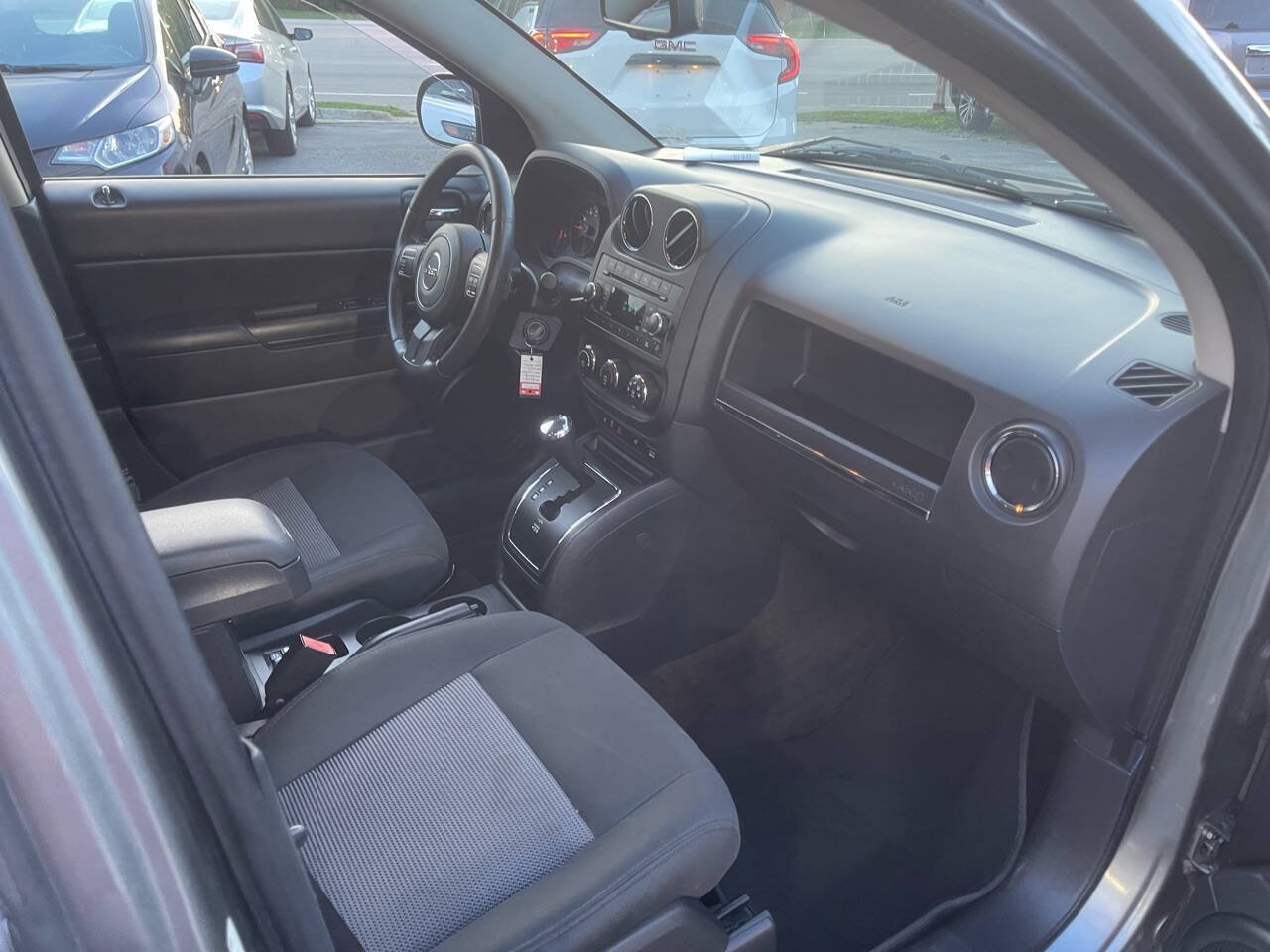 Used 2013 Jeep Compass Latitude AWD/4WD image 24