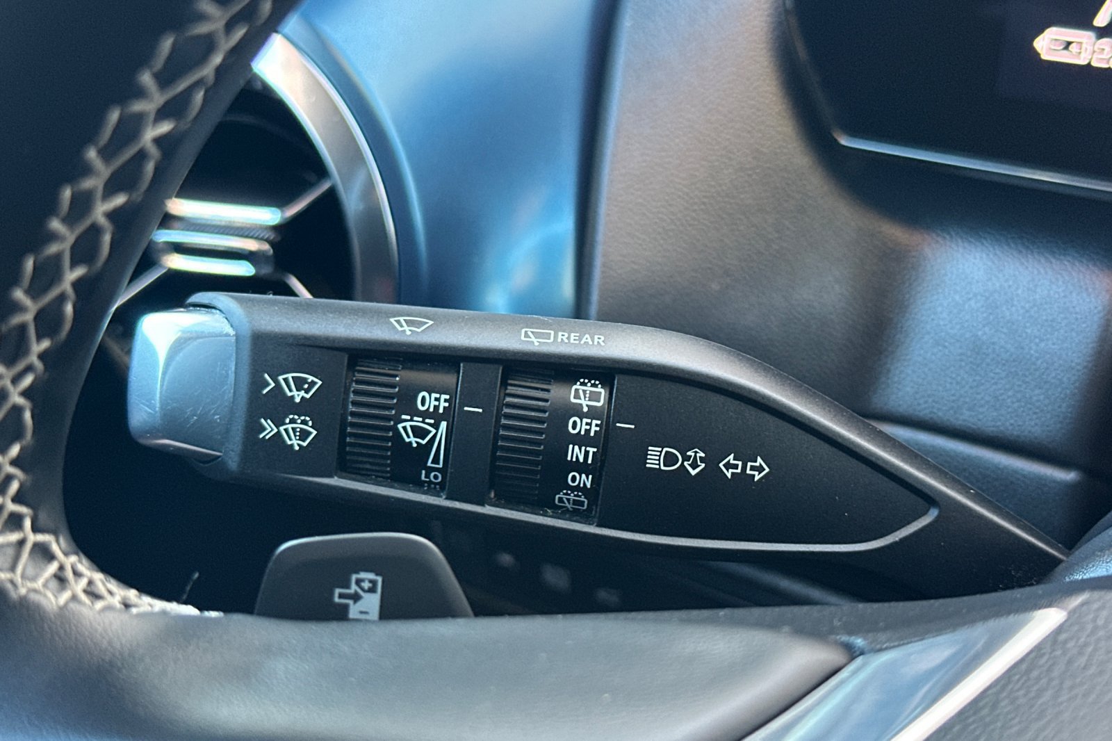 Used 2024 Chevrolet Equinox EV LT FWD image 35
