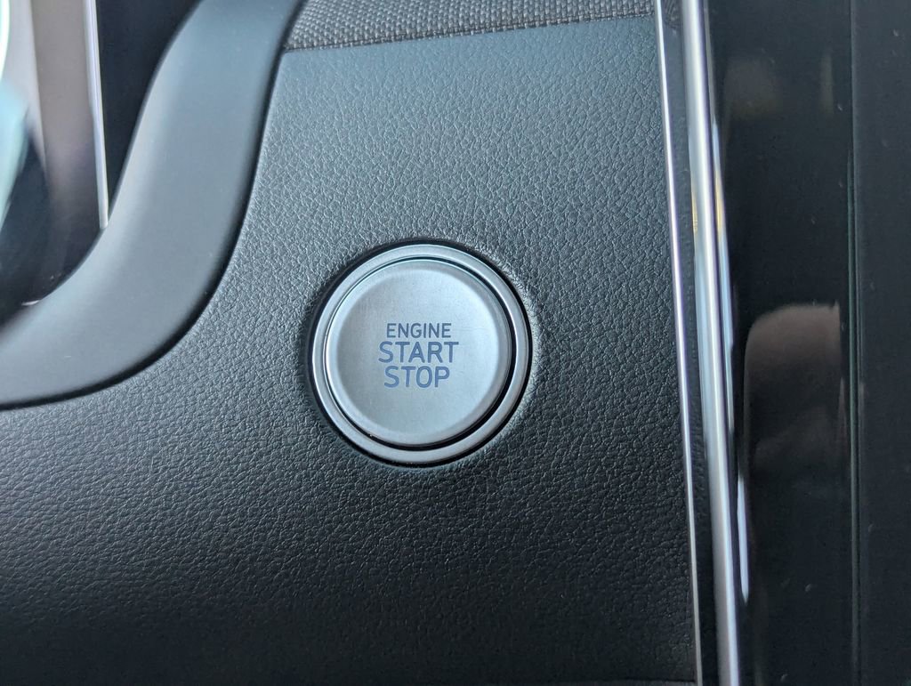 Used 2022 Hyundai Santa Cruz Limited image 18