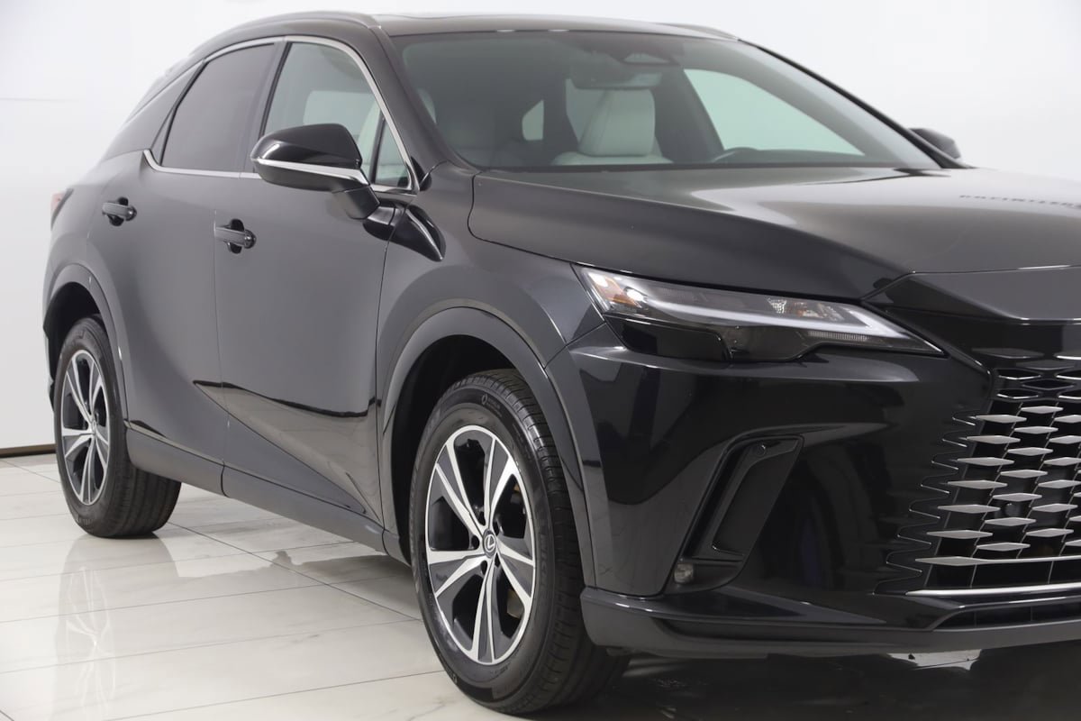 Used 2023 Lexus RX 350 Premium w/ Accessory Package AWD/4WD image 40