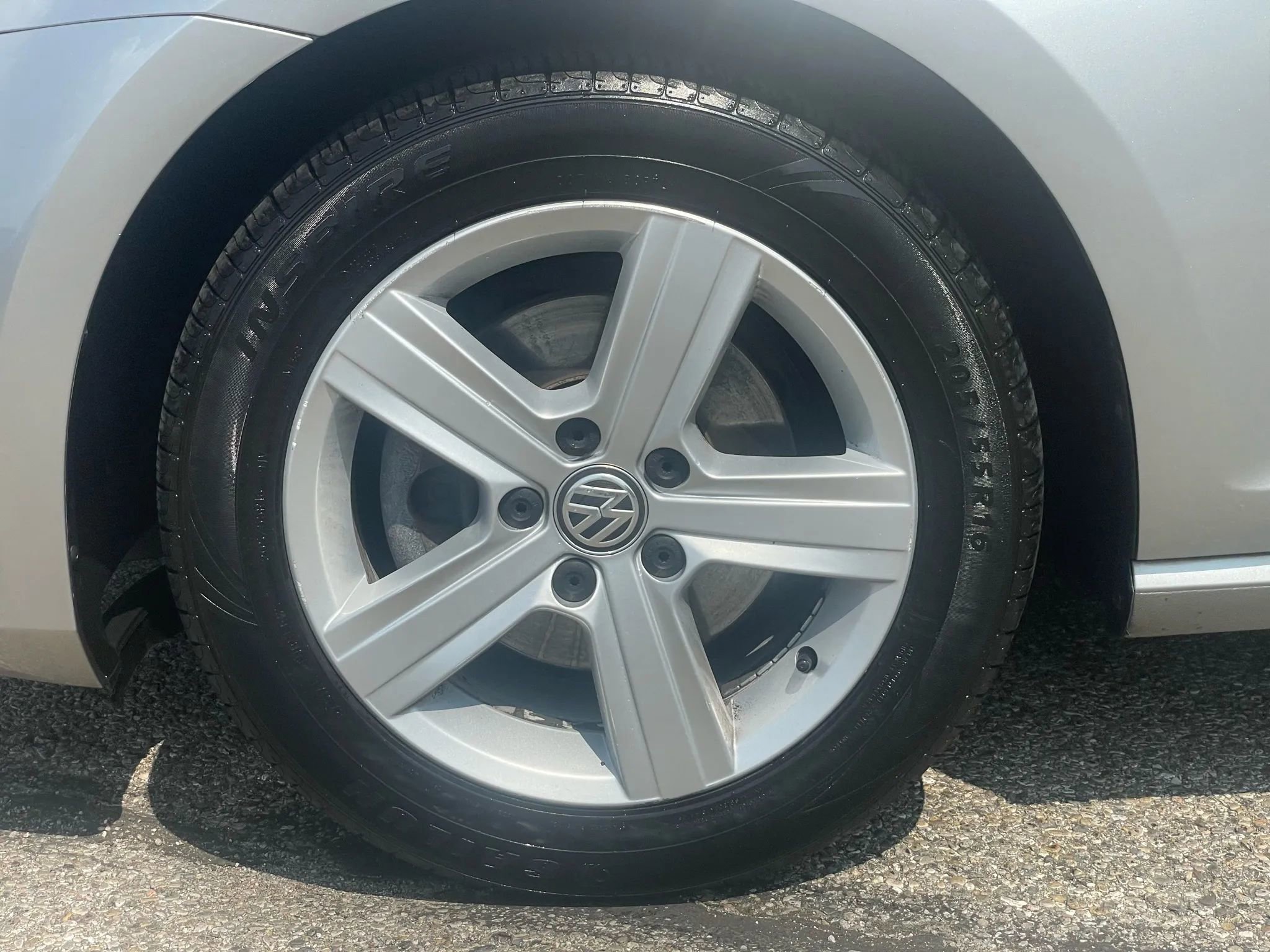 Used 2017 Volkswagen Golf Wolfsburg Edition image 2