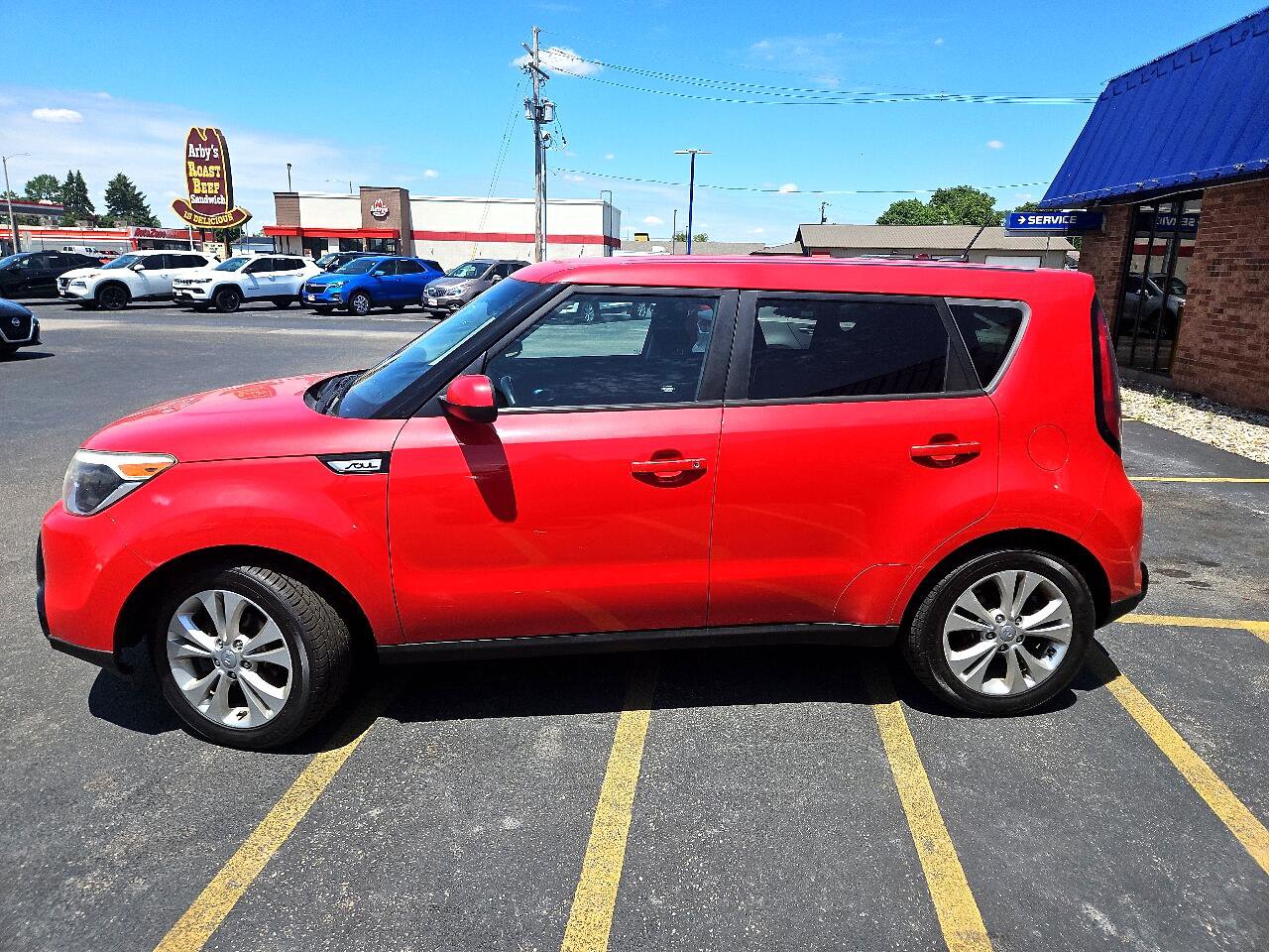 Used 2016 Kia Soul + image 2