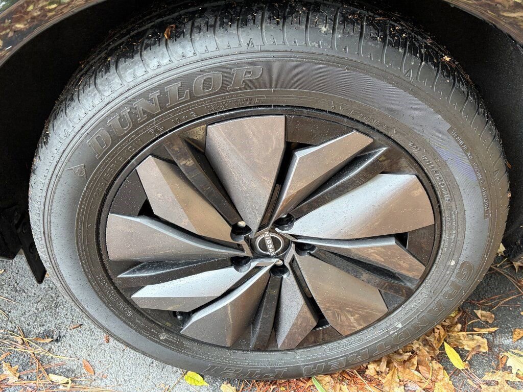 Certified 2024 Nissan Ariya FWD image 9