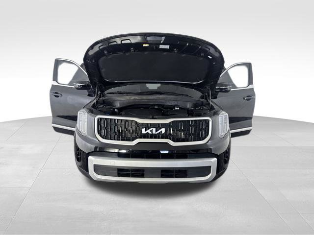 Certified 2024 Kia Telluride EX w/ EX Captain's Chair Package AWD/4WD image 13