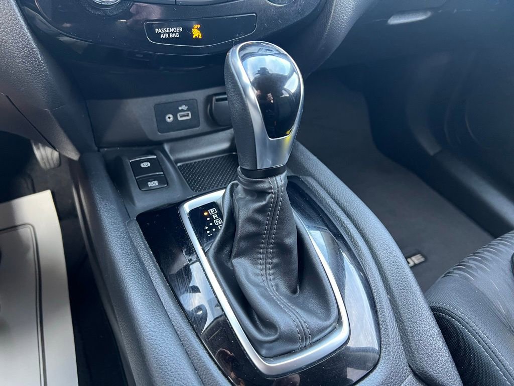 Used 2019 Nissan Rogue SV w/ Premium Package image 42