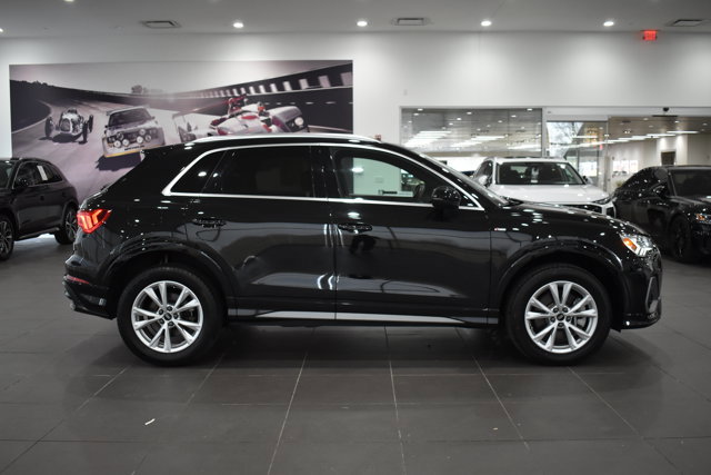 Used 2022 Audi Q3 2.0T Premium Plus w/ Premium Plus Package image 12