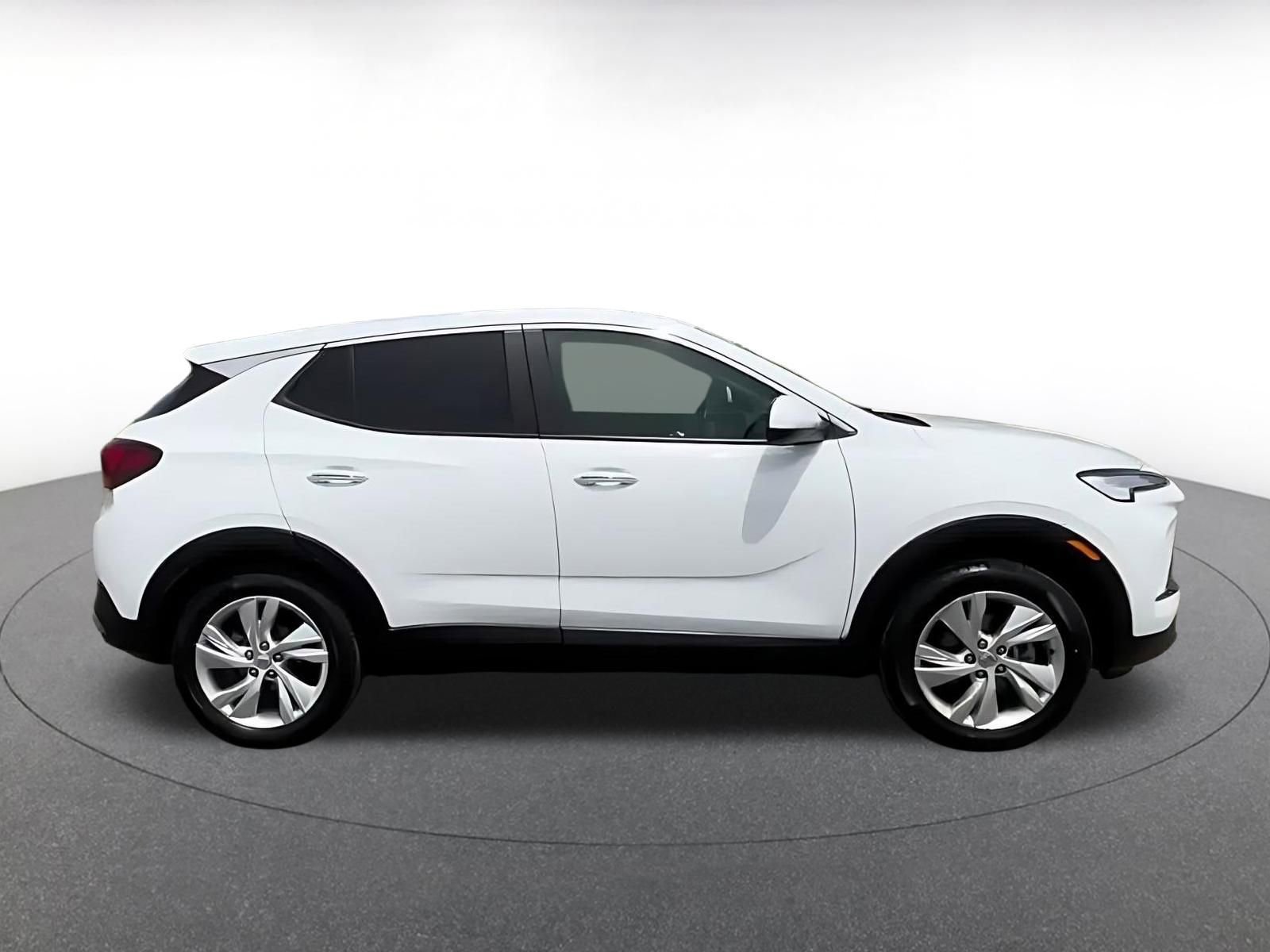 Used 2025 Buick Encore GX Preferred AWD/4WD image 16