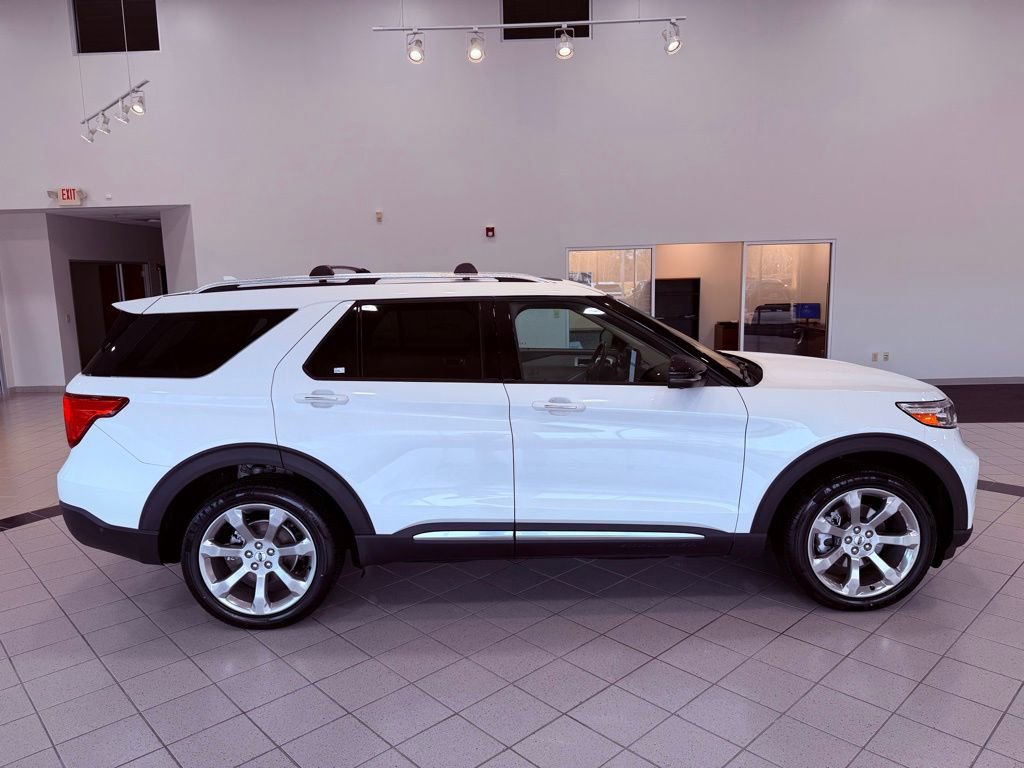 Used 2020 Ford Explorer Platinum w/ Premium Technology Package image 18