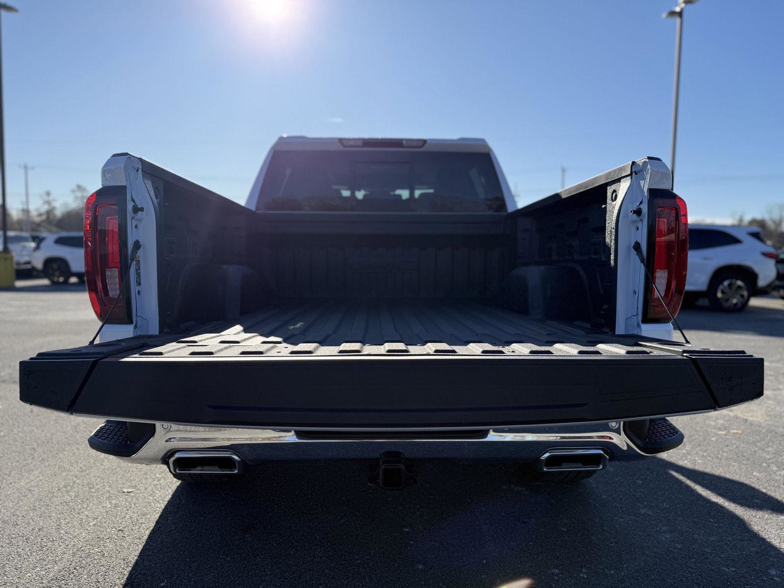 New 2026 GMC Sierra 1500 SLT image 10