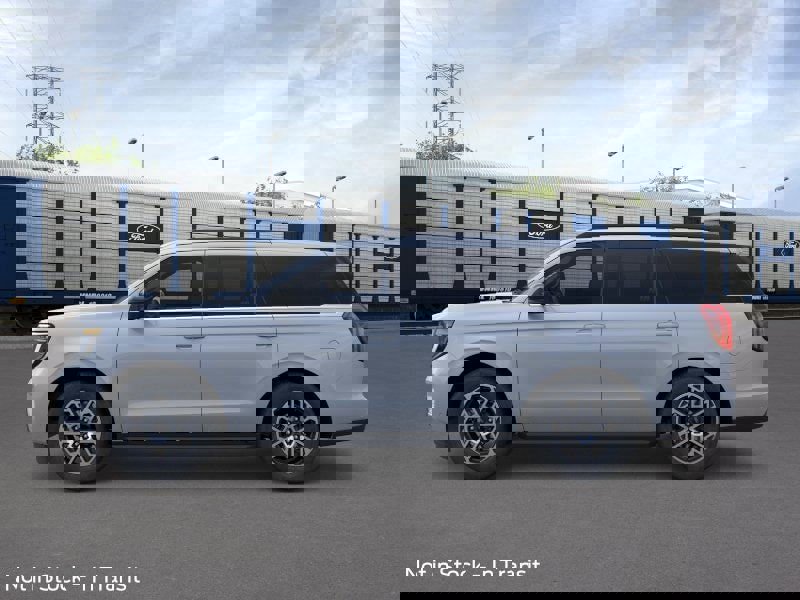 New 2025 Ford Expedition Active image 26