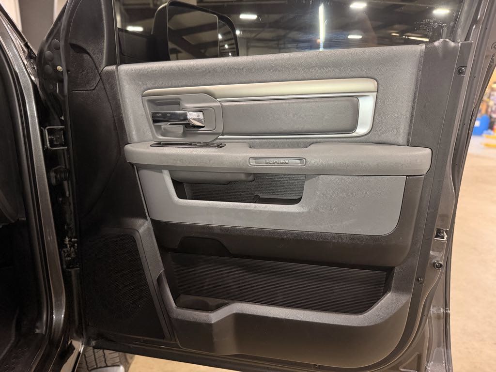 Used 2015 RAM 3500 Lone Star AWD/4WD image 17
