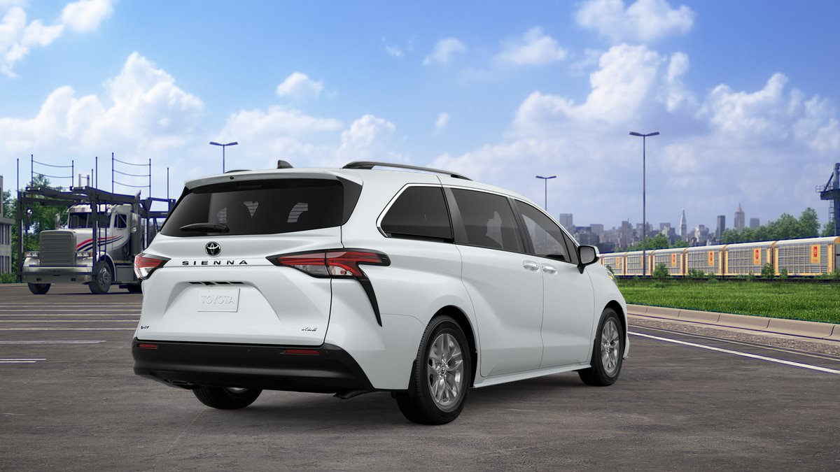 New 2026 Toyota Sienna XLE FWD image 9