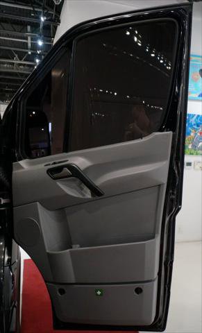 Used 2015 Mercedes-Benz Sprinter 2500 image 35