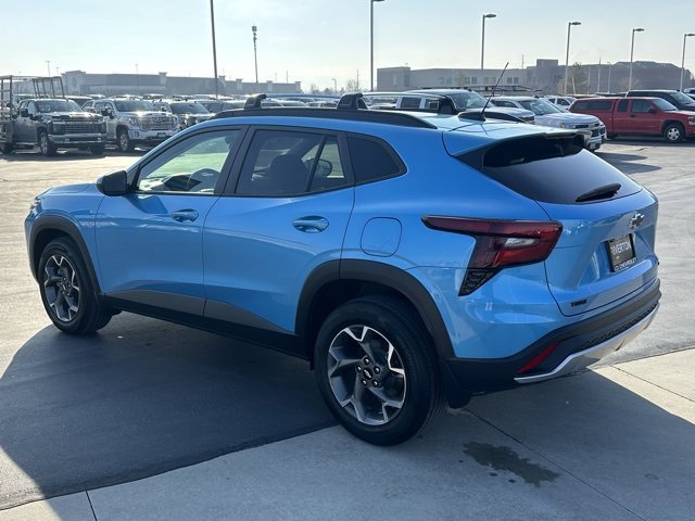 Certified 2025 Chevrolet Trax LT w/ Driver Confidence Package image 26