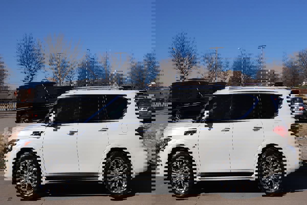 Used 2016 INFINITI QX80 Luxe w/ 22" Wheel Package image 8