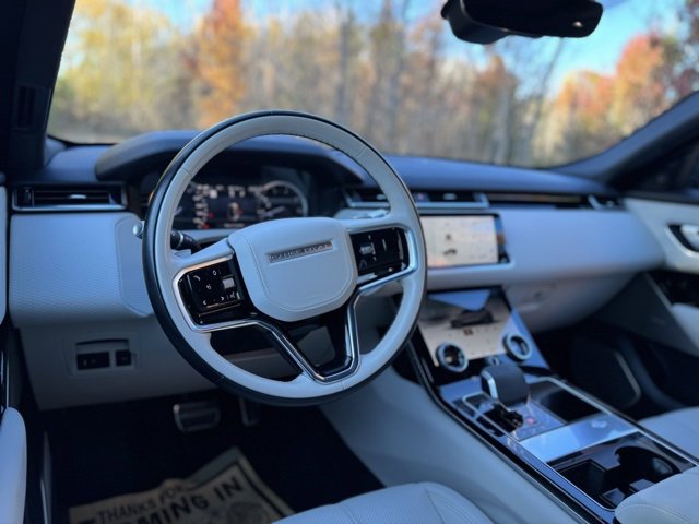Used 2022 Land Rover Range Rover Velar R-Dynamic S image 23