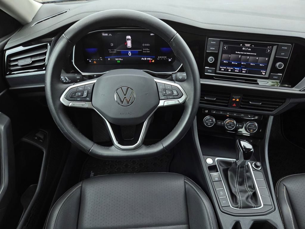 Used 2024 Volkswagen Jetta SE image 13