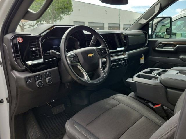 Used 2025 Chevrolet Silverado 2500 LT w/ Convenience Package AWD/4WD image 10