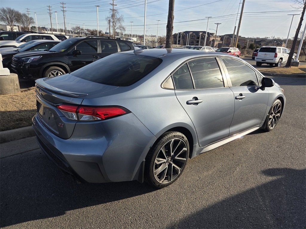 Used 2020 Toyota Corolla SE w/ SE Premium Package image 4