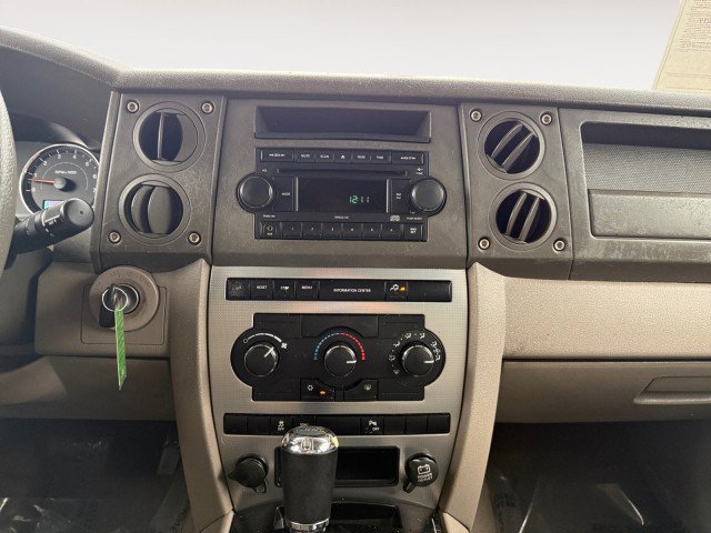 Used 2007 Jeep Commander Sport image 6